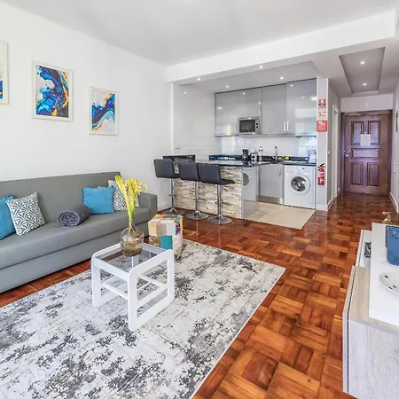 Sea Breeze I Caniço